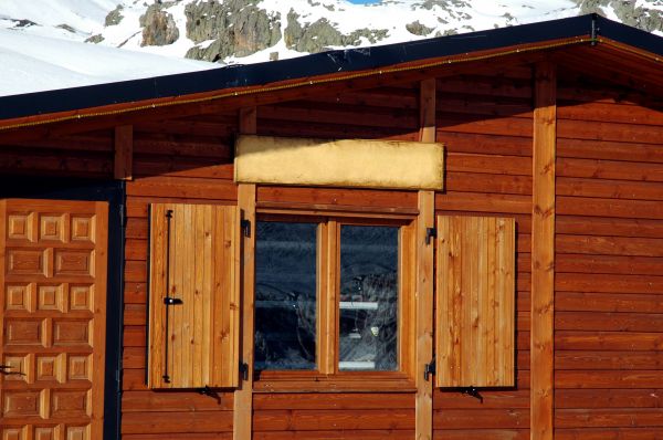 Cost of Cabin Window Repair in Cypress